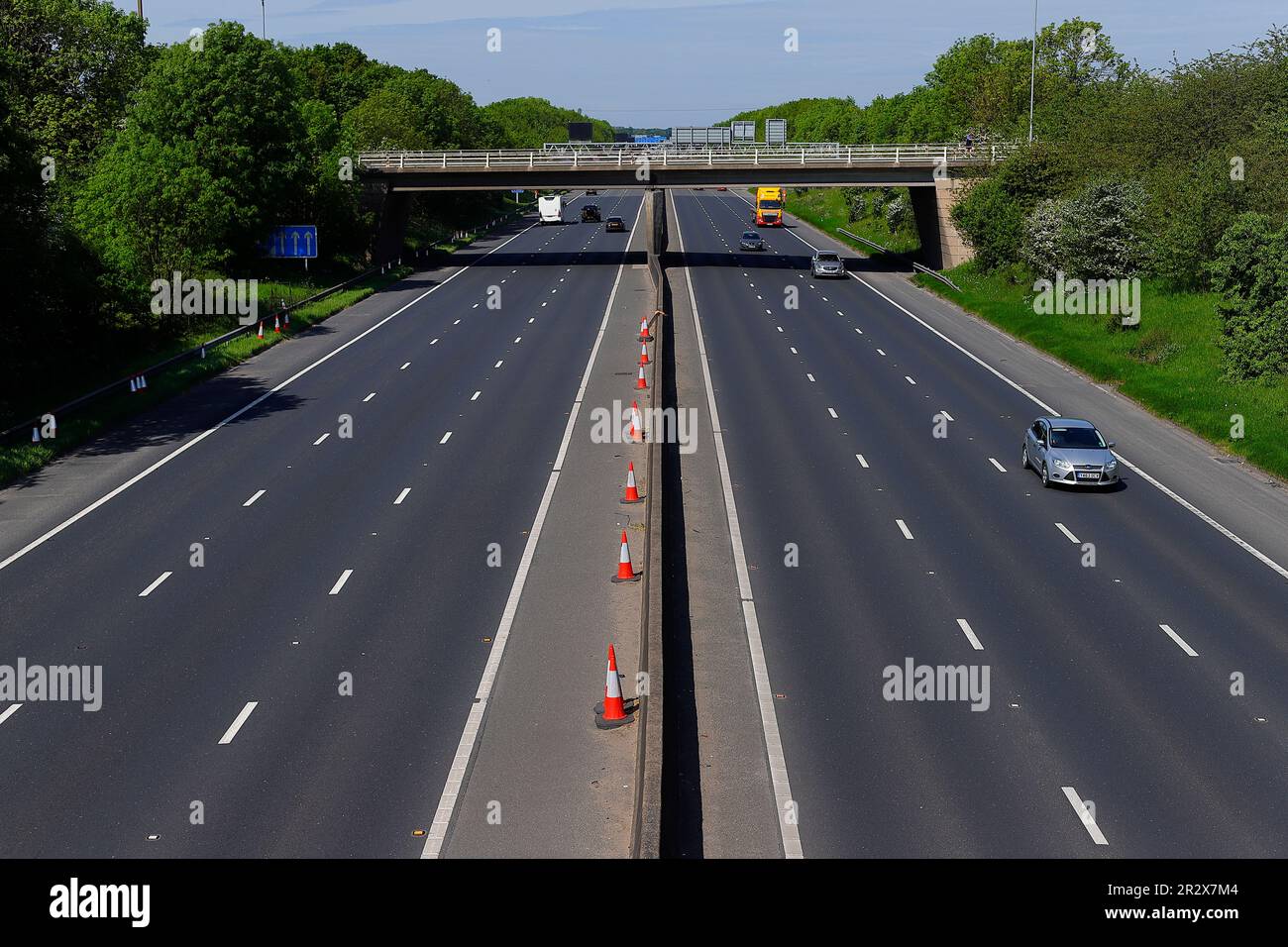 Autobahn M62 an der Anschlussstelle 30 in der Nähe von Rothwell, Leeds, West Yorkshire, Großbritannien Stockfoto