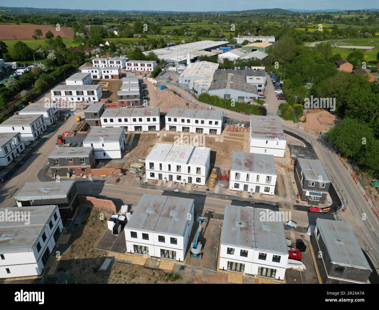Hereford UK – Baustelle für modulare Wohnungen von 120 erschwinglichen Mietwohnungen und Wohnungen mit geteiltem Eigentum von Stonewater auf einem Baugelände auf einem Brachfeld Stockfoto