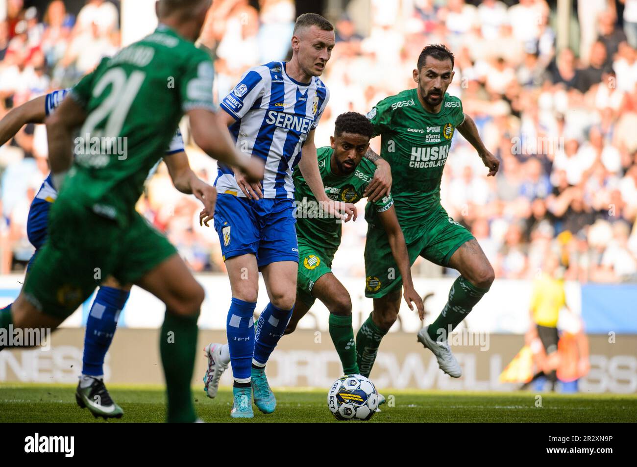 Sebastian Ohlsson von der IFK Göteborg kontrolliert den Ball während des Spiels im Allsvenskan zwischen Göteborg und Hammarby in der Gamla Ullevi in Göteborg am 1. Januar 2012 Stockfoto