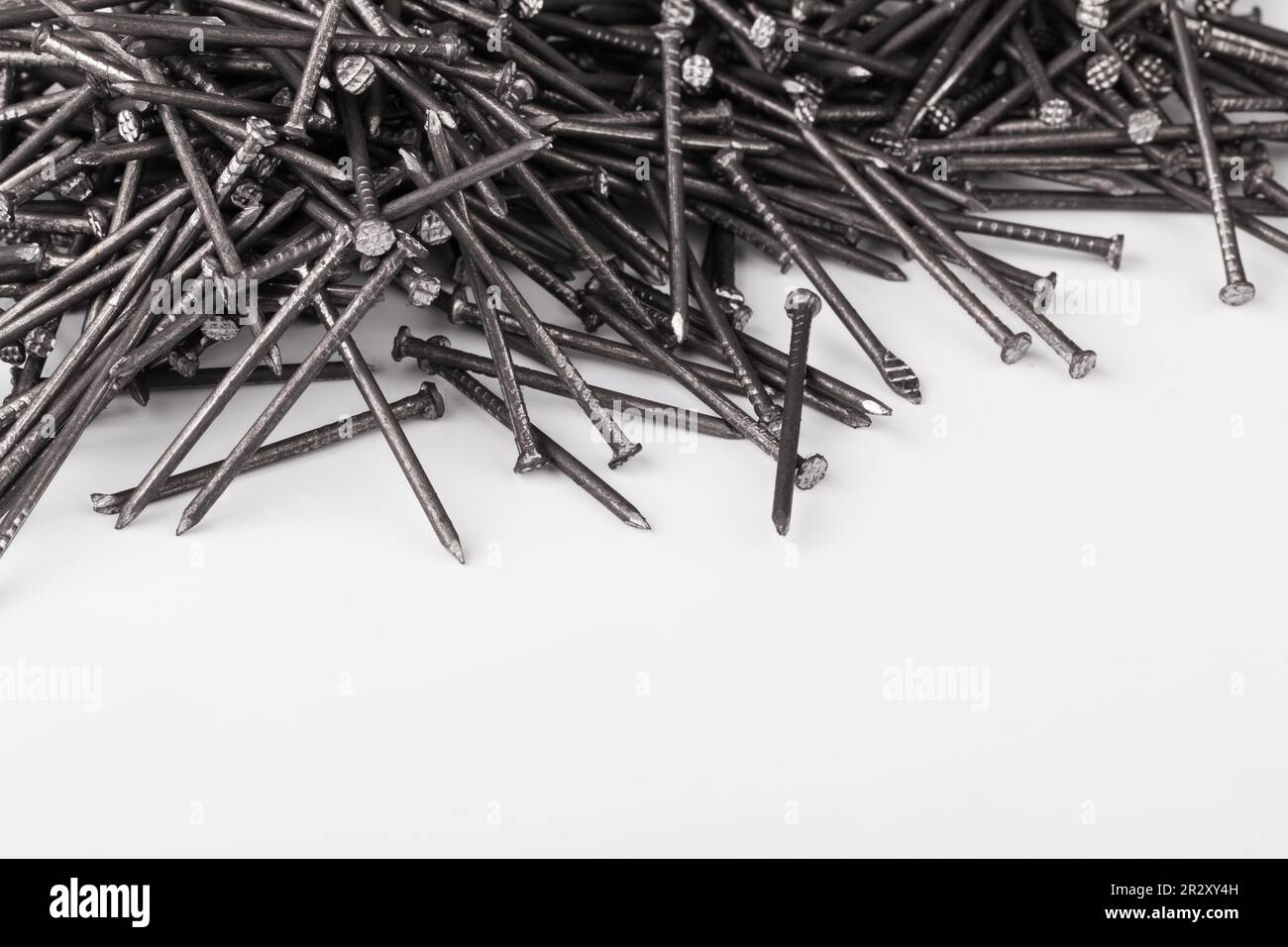 Nägel auf weißem Hintergrund Stockfoto