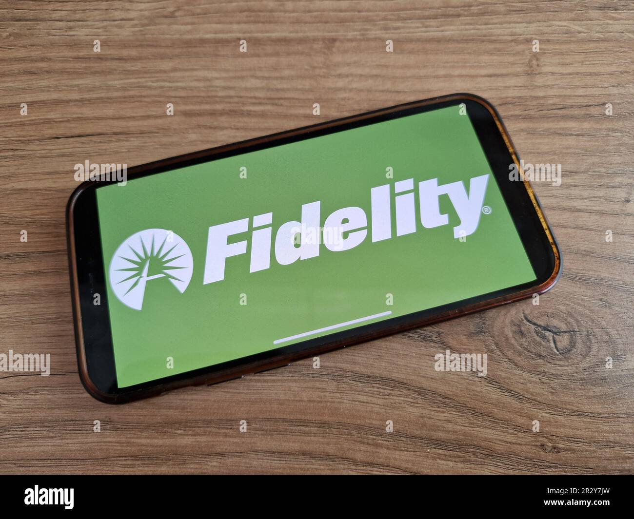Konskie, Polen - 20. Mai 2023: Logo von „Fidelity Investments“ wird auf dem Bildschirm des Mobiltelefons angezeigt Stockfoto