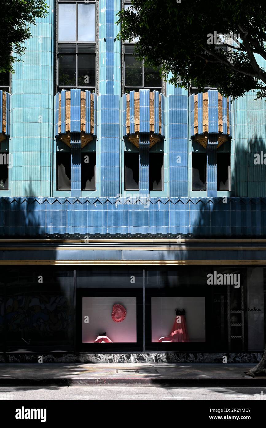 Eastern Columbia Building, Boradway und 9., Downtown Los Angeles. Acne Studios Fenster-Display Stockfoto