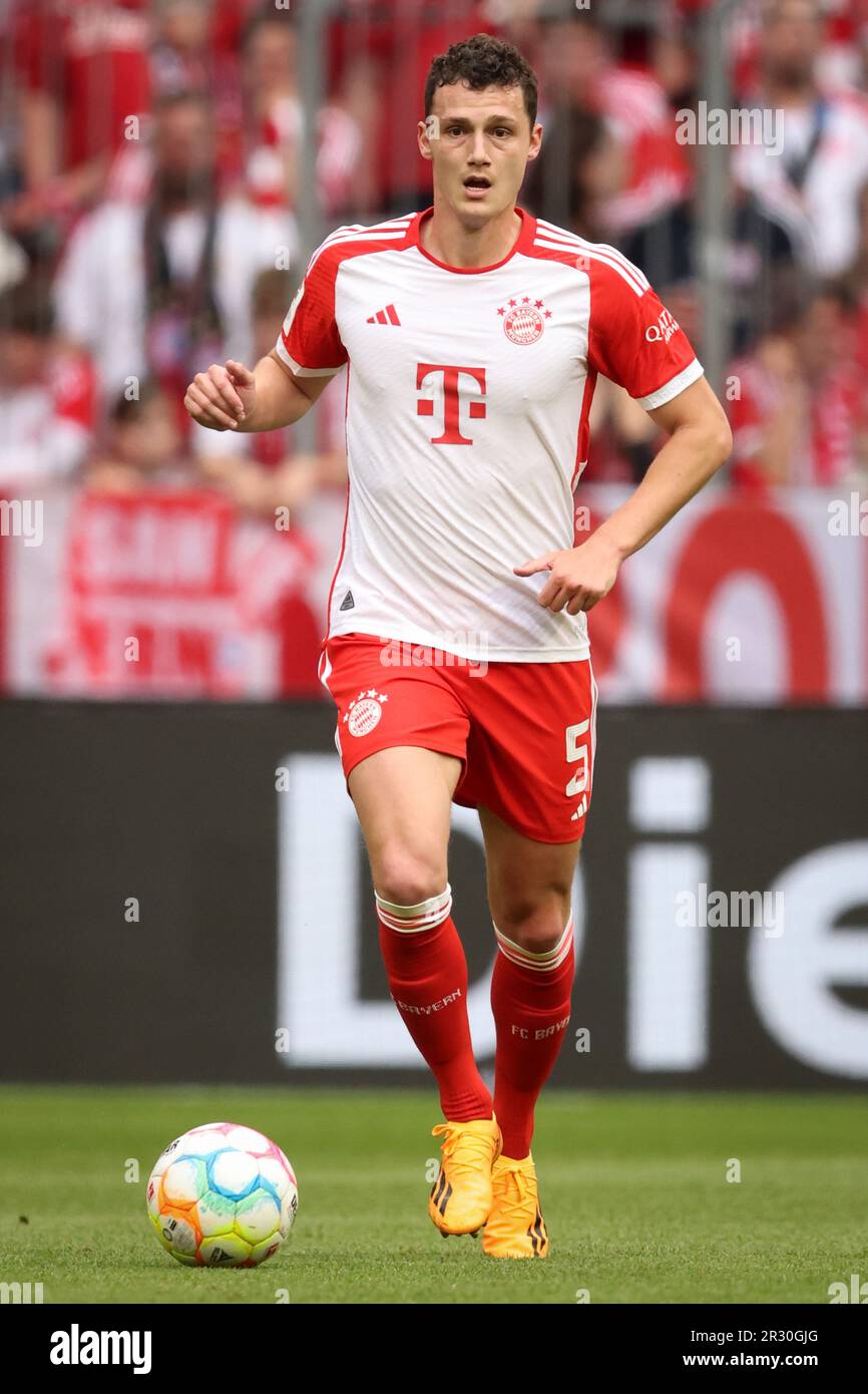 Benjamin Pavard von Bayern München FC Bayern München - RB Leipzig Fussball 1 . Bundesliga Saison 2022 / 2023 Stockfoto