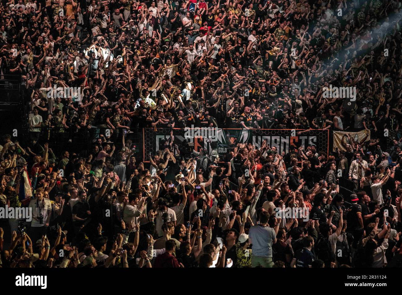 Paris, Frankreich. 21. Mai 2023. Fans beim Finale der Counter-Strike: Global Offensive Major Championships 2023 zwischen GamerLegion und Vitality während des eSport-Events in der Accor Arena Bercy in Paris am 21. Mai 2023. Die französische Mannschaft Vitality gewinnt ihr erstes Counter-Strike Major gegen die deutsche Mannschaft GamerLegion vor 12 000 Fans in der Accor Arena Bercy in Paris. Foto: Khanh Renaud/ABACAPRESS.COM Kredit: Abaca Press/Alamy Live News Stockfoto