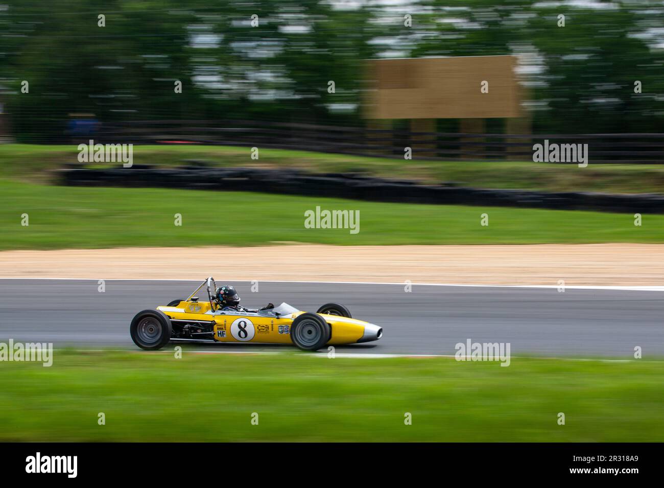 Oldtimer-Rennen während der 2019 Vintage Racing Group 500. Stockfoto