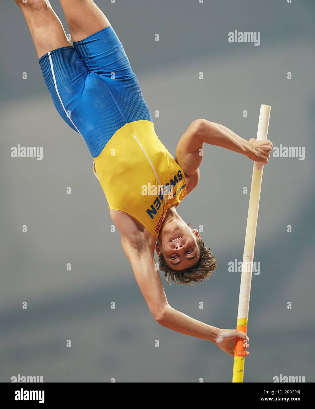 Armand Duplantis nimmt an der Stabhochburg der Doha-Leichtathletik-Weltmeisterschaft 2019 Teil. Stockfoto