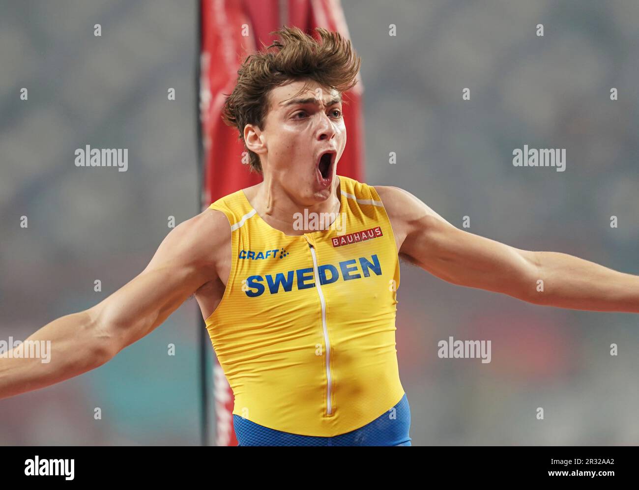 Armand Duplantis nimmt an der Stabhochburg der Doha-Leichtathletik-Weltmeisterschaft 2019 Teil. Stockfoto