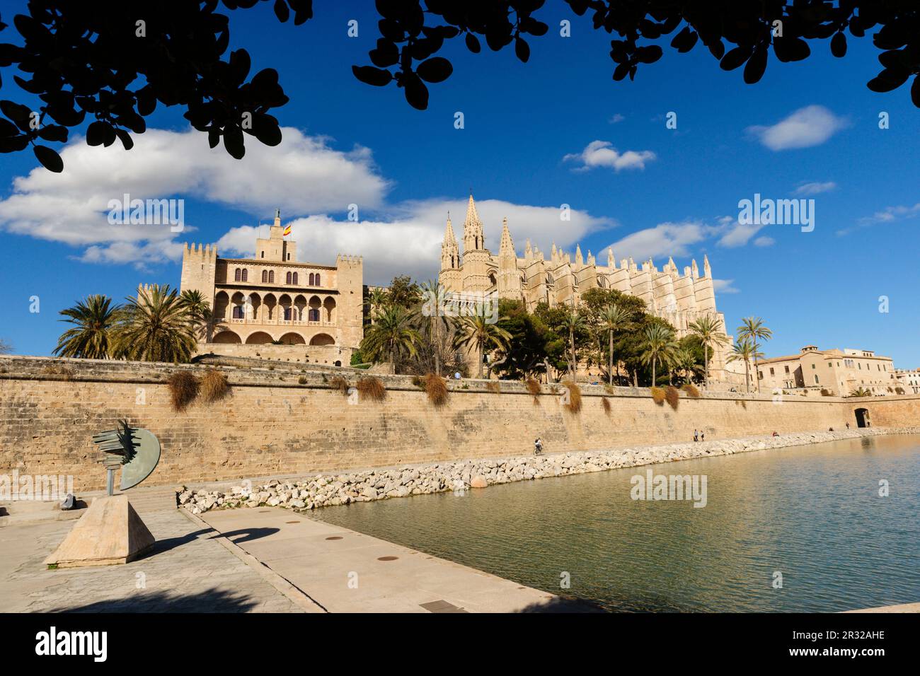 Parque del Mar y Catedral de Mallorca, siglo XIII, Monumento histórico - artístico, Palma, Mallorca, Balearen, Spanien, Europa. Stockfoto