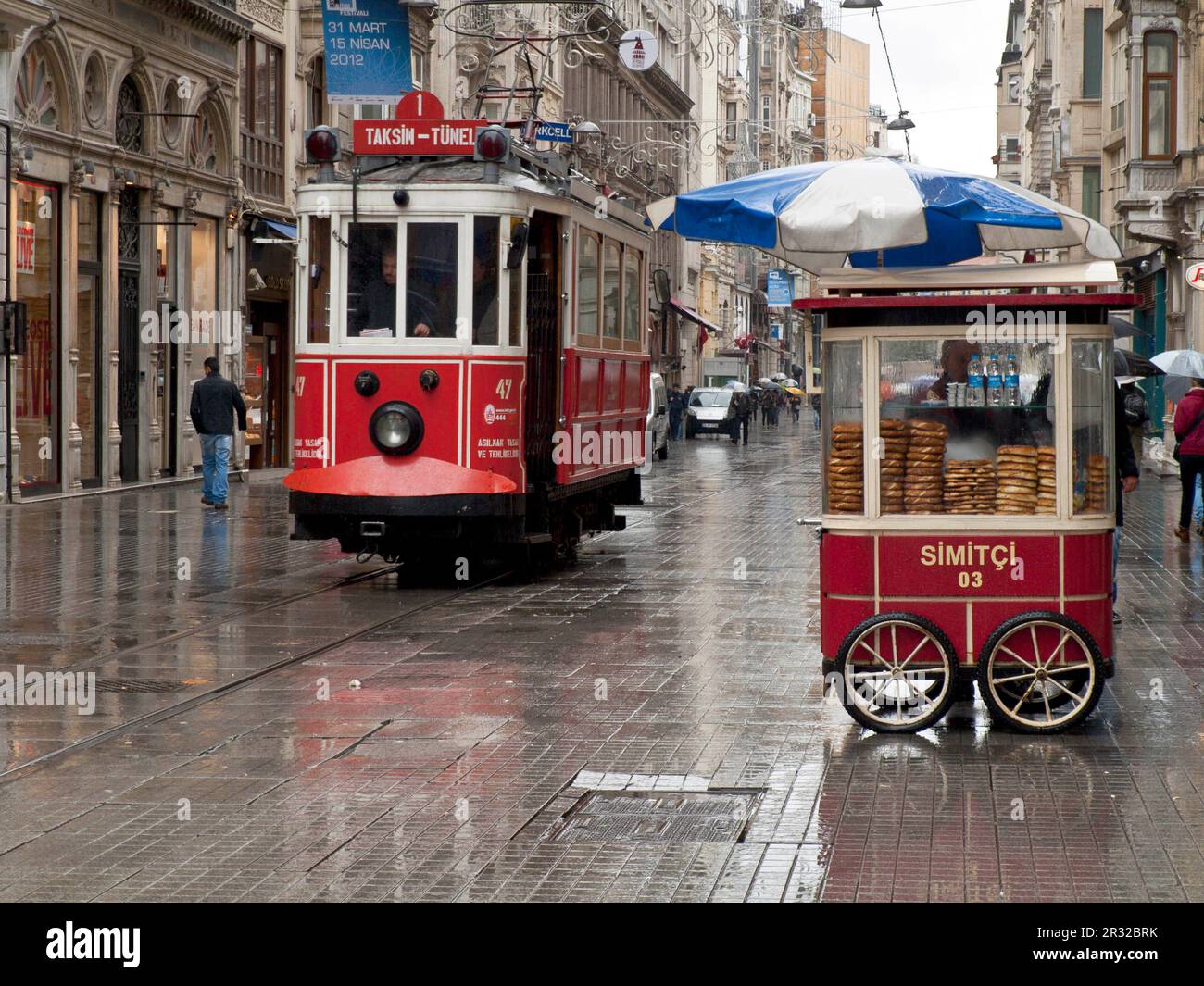 Eine Strassenbahn, Barrio de Galata. Estambul. turquia. Asien. Stockfoto