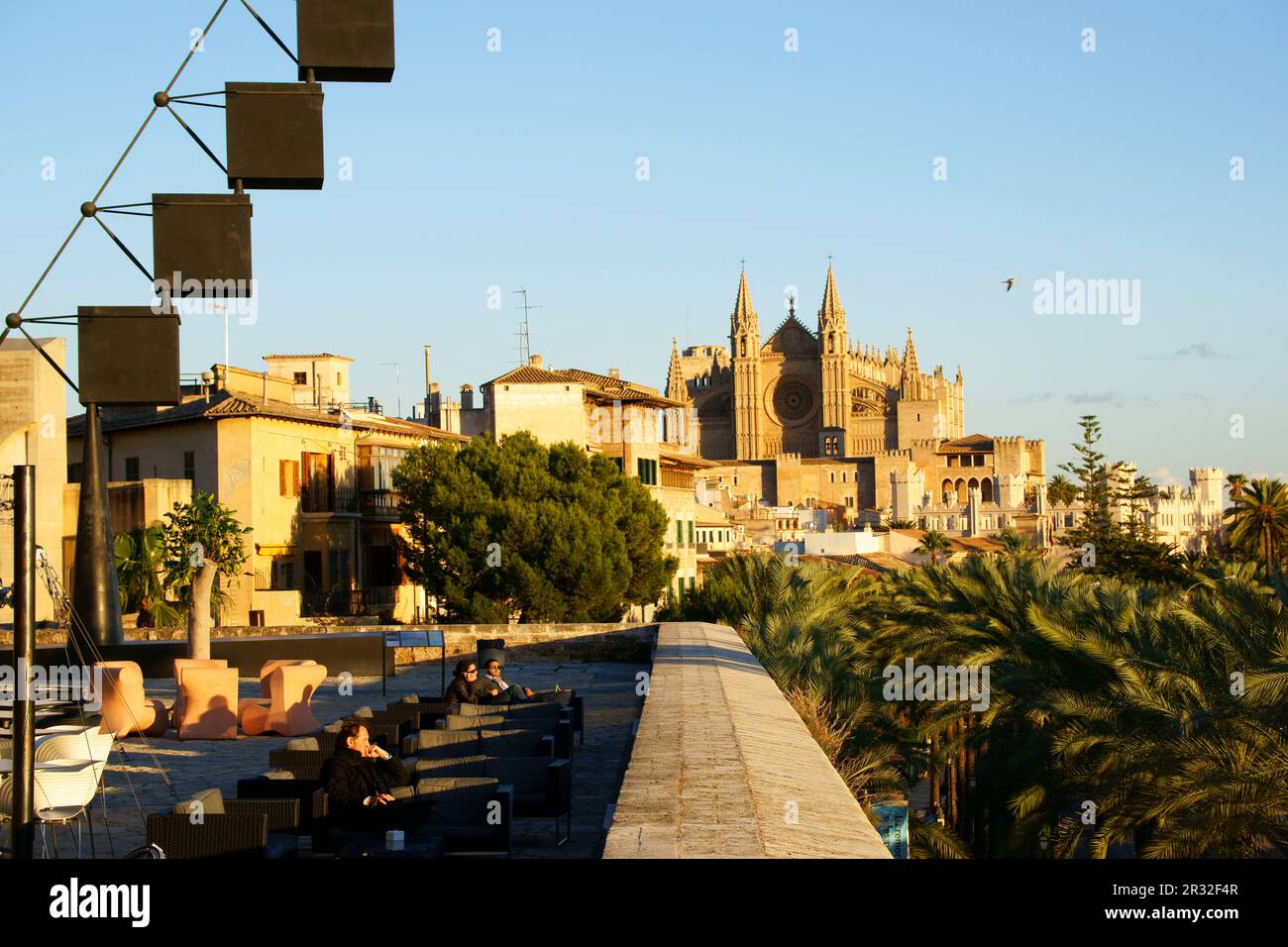 Catedral de Mallorca desde La Terraza d'Es Baluard (Museu d'Art Modern i Contemporani de Palma). Palma. Mallorca Islas Baleares. España. Stockfoto