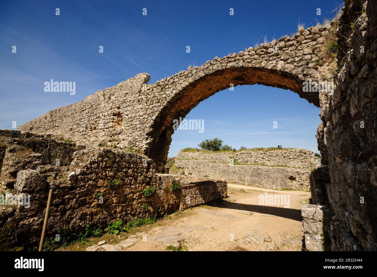 Aquädukt, Conimbriga, Ciudad del Conventus Scallabitanus, provincia Romana de Lusitania, cerca de Condeixa-a-Nova, Distrito de Coimbra, Portugal, Europa. Stockfoto