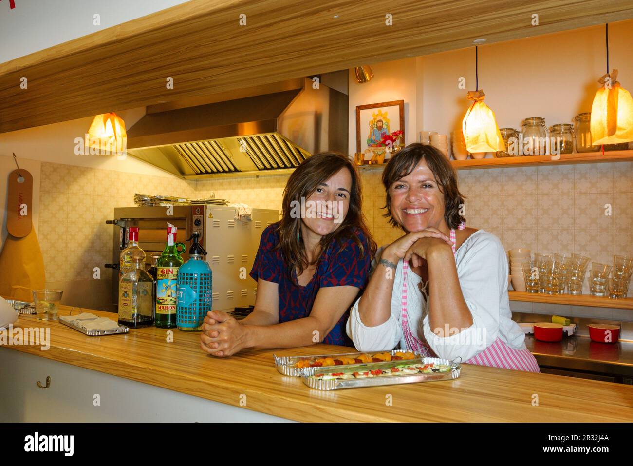 Maria y Katryna, La Coqueria, Mercado de Santa Catalina, Barrio de Santa Catalina, Palma, Mallorca, Balearen, Spanien. Stockfoto