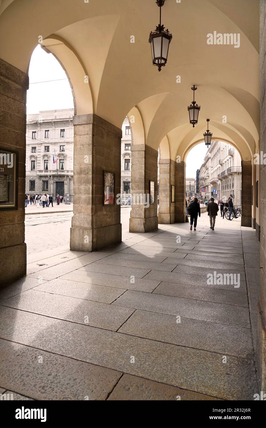 Die Bögen des Fassadeneingangs des Teatro alla Scala, Mailand, Lombardei, Italien, Europa Stockfoto