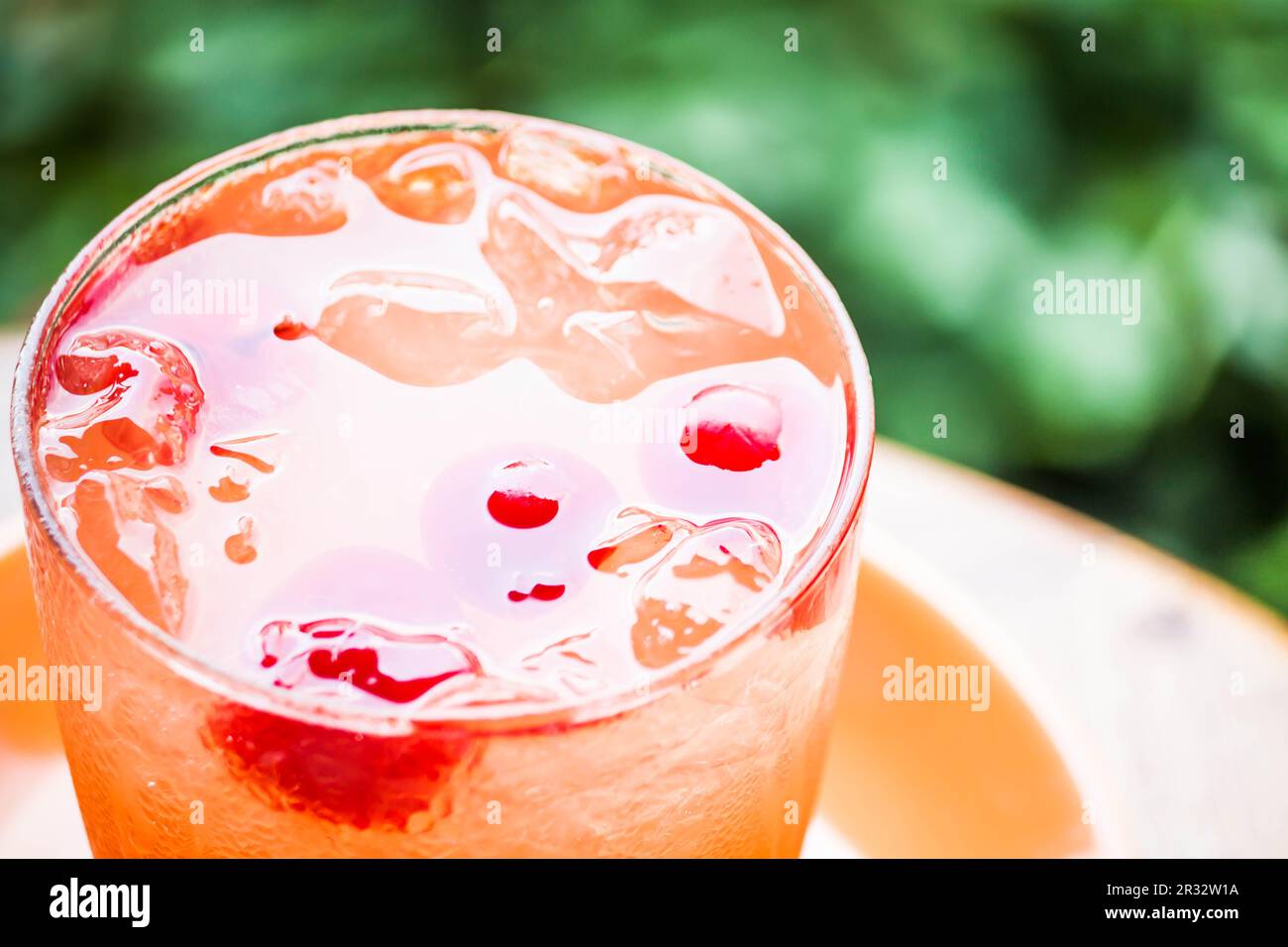 Glas eisgekühlten Mix Obst Saft soda Stockfoto