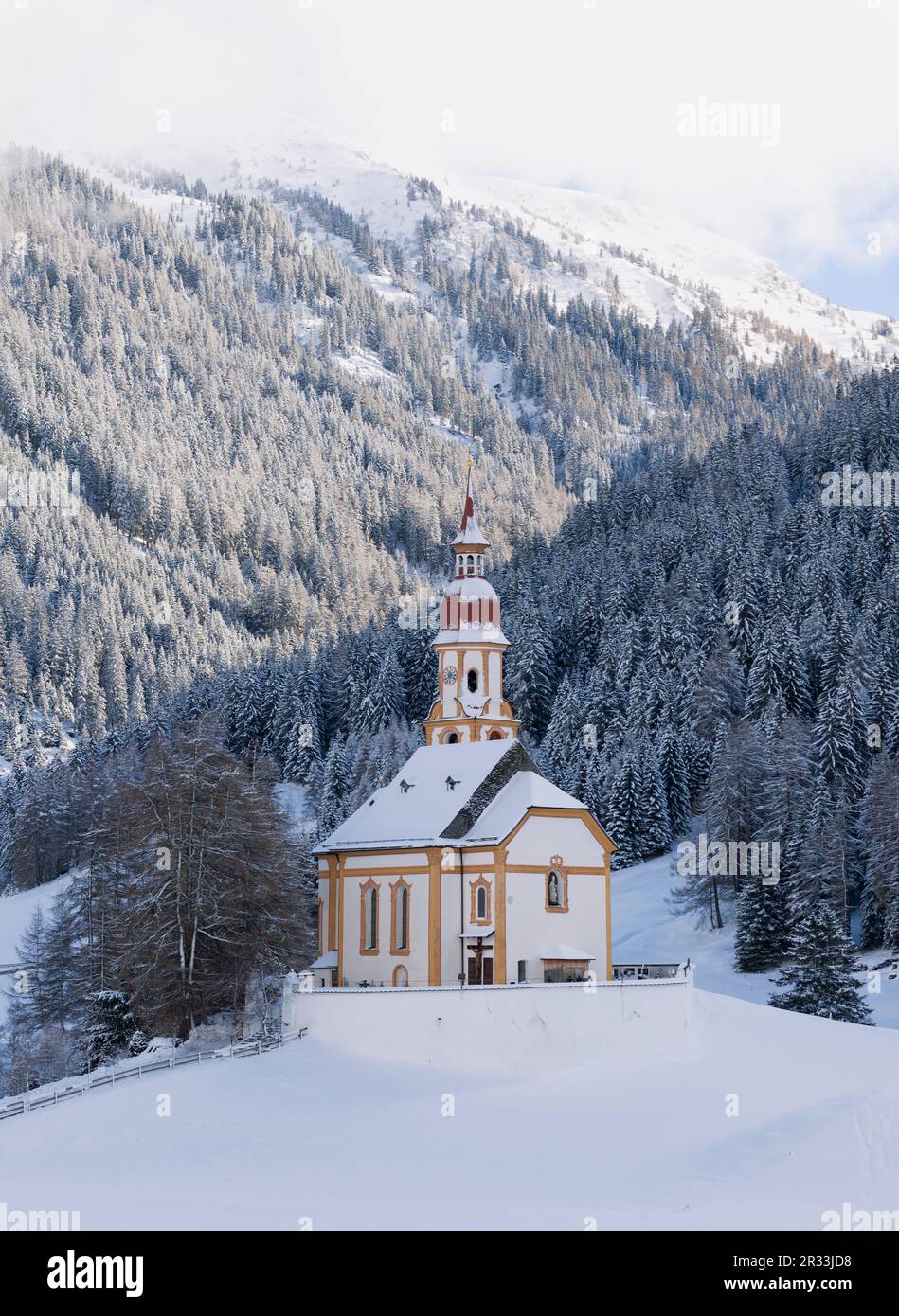 Kirche St. Nicholas im Obernberg-Tal, Tirol Stockfoto