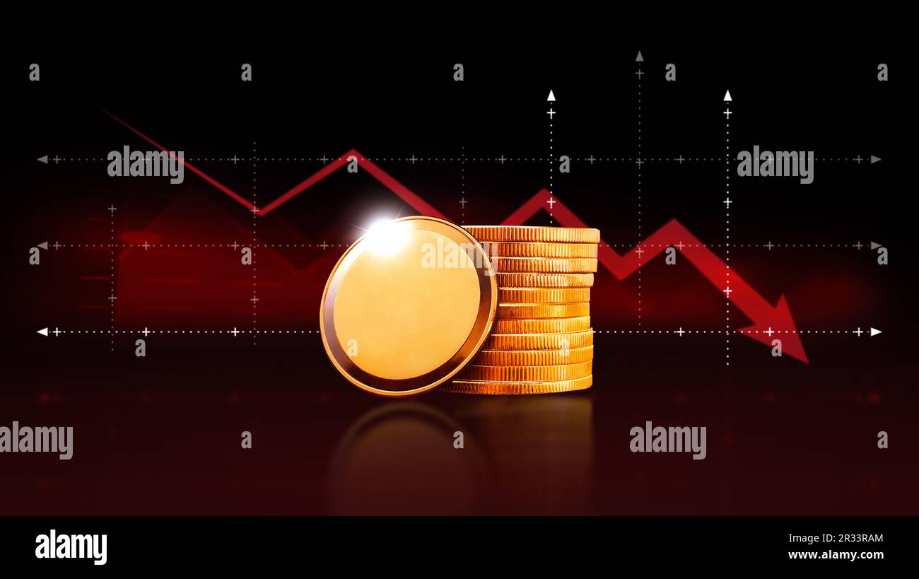 Leere Goldmünzen und rote Pfeile nach unten, Währungskrise und Grafik auf dunklem Hintergrund, Finanzkrisenkonzept. 3D-Rendering Stockfoto