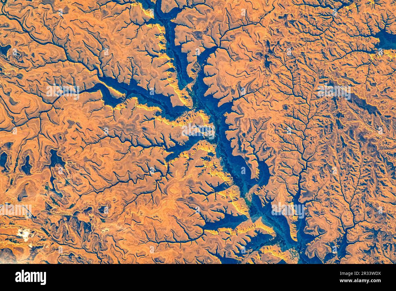 Land- oder Geländefunktionen über dem Jemen und den VAE. Digitale Optimierung. Elemente der NASA Stockfoto