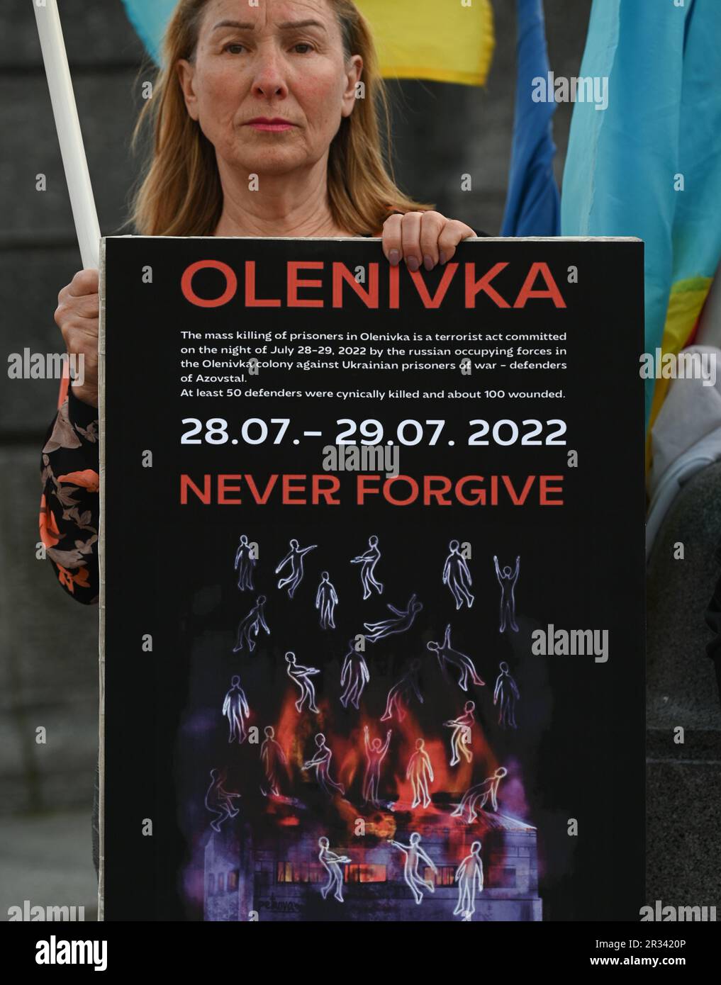 Am 21. Mai 2023 trafen sich Mitglieder der lokalen belarussischen und ukrainischen Diaspora zusammen mit engagierten Aktivisten solidarisch für den Protest "Freiheit für politische Gefangene von Belarus" auf dem wichtigsten Marktplatz in Krakau, Polen. Stockfoto