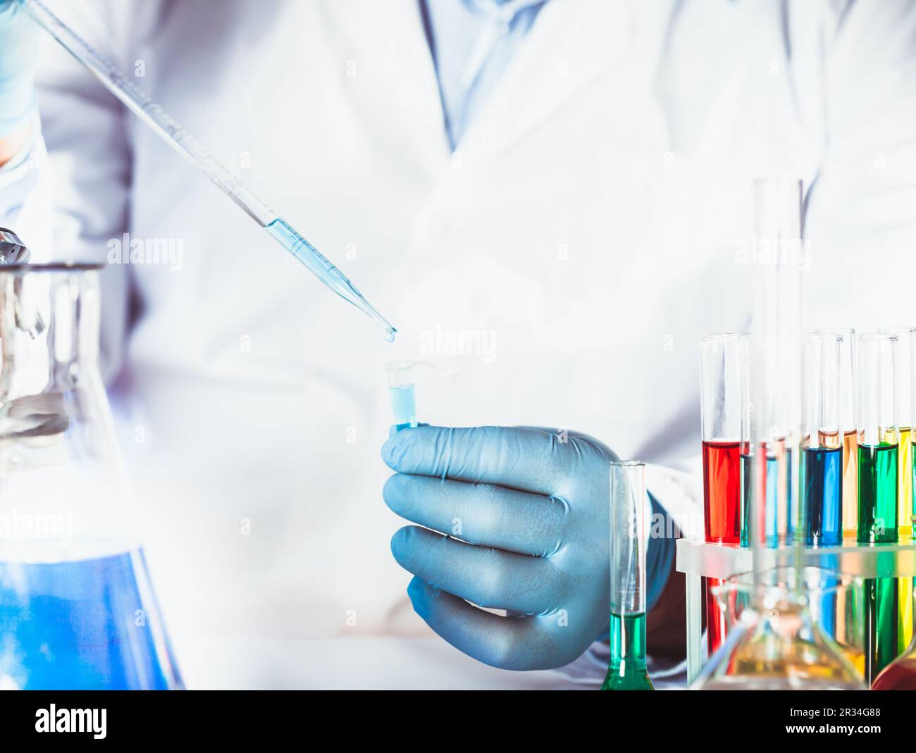 Wissenschaftler im chemischen Labor Stockfoto