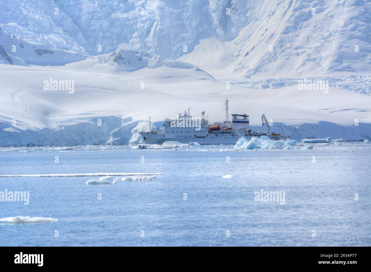 Akademik Sergej Vavilov Polarschiff in der Antarktis Stockfoto