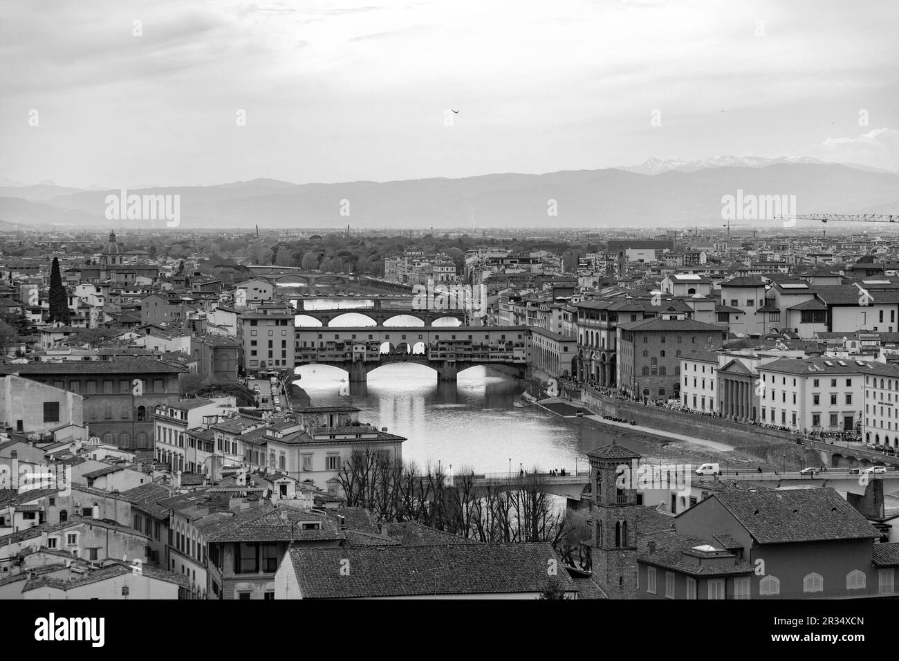 Florenz, Italien - 6. April 2022: Panoramablick auf Florenz von den Rosengärten, Giardini delle Rose, Toskana, Italien Stockfoto