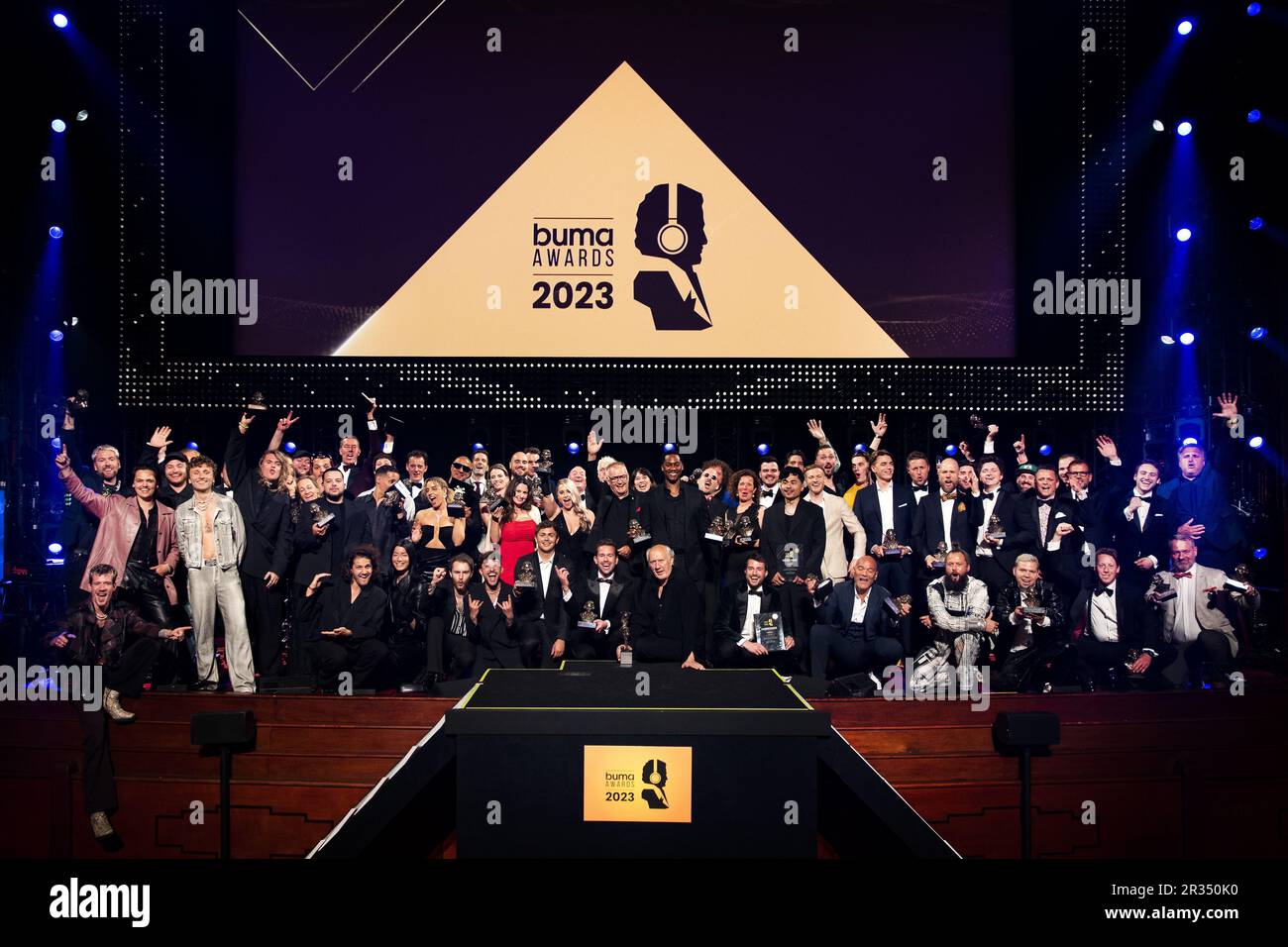 AMSTERDAM - Alle Gewinner bei der Verleihung der Buma Awards in Tuschinski. Die Auszeichnungen werden Komponisten, Textern und ihren Musikverlagen in verschiedenen Kategorien verliehen. ANP RAMON VAN FLYMEN niederlande raus - belgien raus Stockfoto