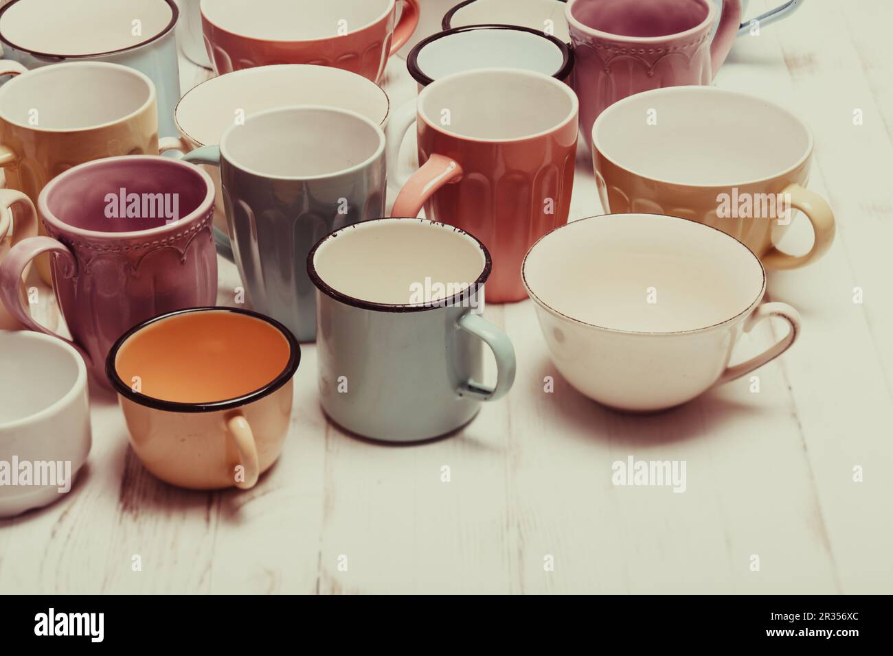Die verschiedenen Tassen Stockfoto