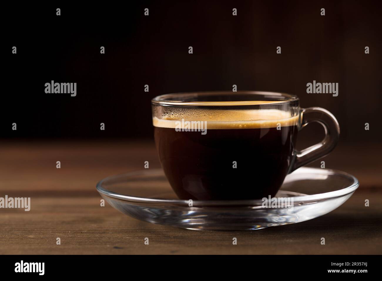 Tasse Kaffee mit Rauch Stockfoto