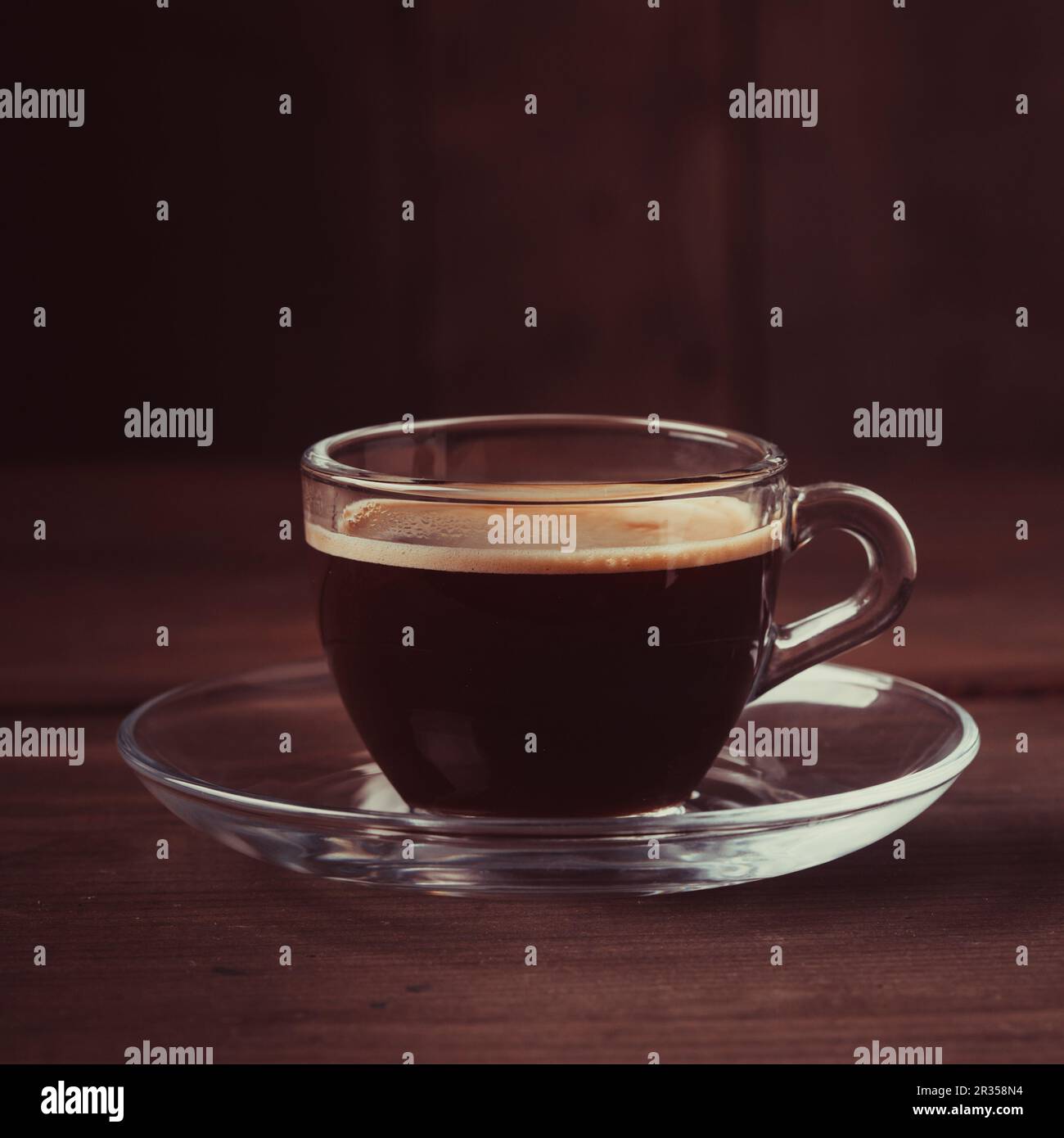 Tasse Kaffee mit Rauch Stockfoto