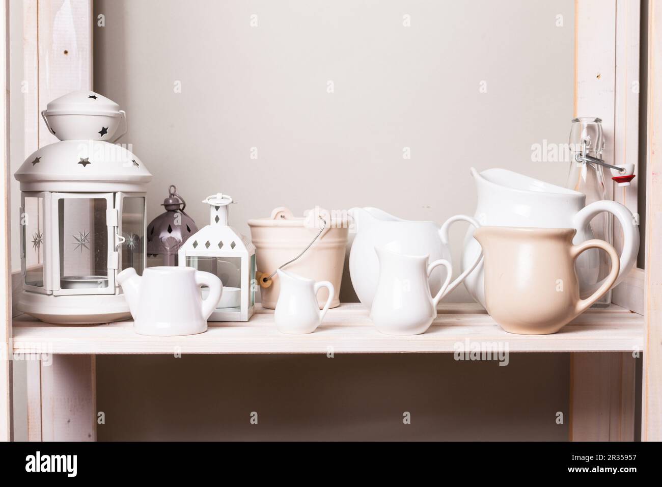 Regale im rack Stockfoto