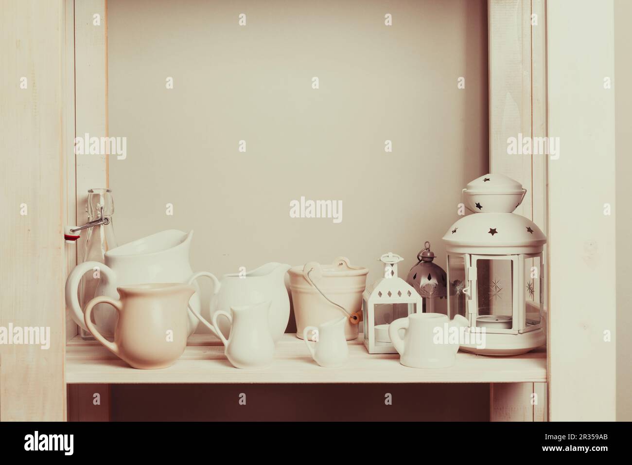 Regale im rack Stockfoto