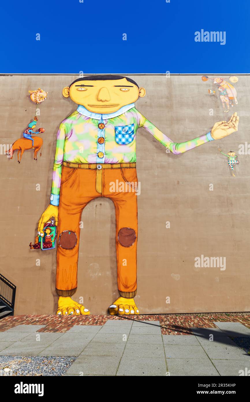 Wandgemälde von OS Gemeos in Heerlen, Niederlande Stockfoto