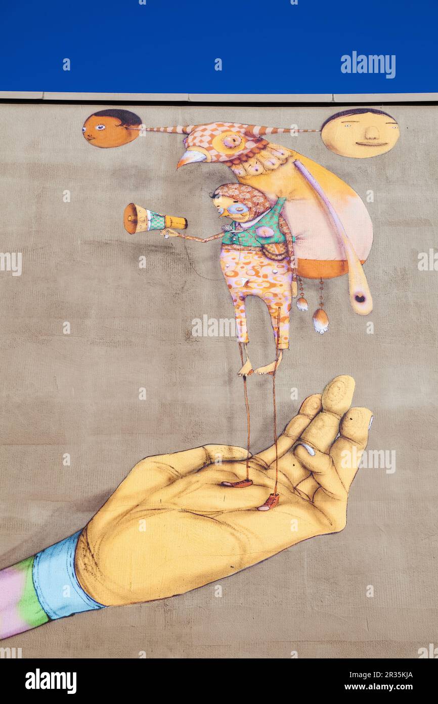 Wandgemälde von OS Gemeos in Heerlen, Niederlande Stockfoto