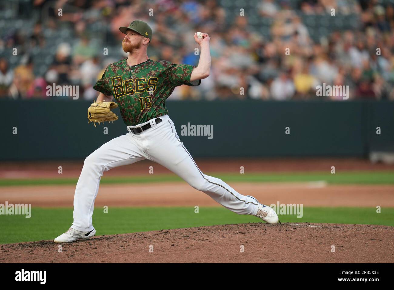 Salt Lake UT, USA. 20. Mai 2023. Salt Lake Pitcher Cam Vieaux (18) wirft während des Spiels mit Las Vegas Aviators und Salt Lake Bees im Smiths Field in Salt Lake Ut. David Seelig/Cal Sport Medi(Kreditbild: © David Seelig/Cal Sport Media/Cal Sport Media)(Kreditbild: © David Seelig/Cal Sport Media/Cal Sport Media). Kredit: csm/Alamy Live News Stockfoto