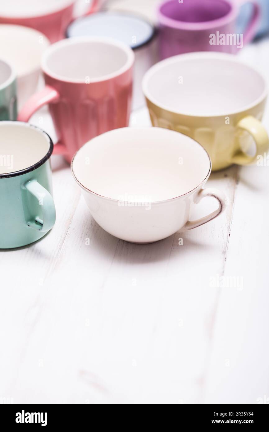 Die sortierten Tassen Stockfoto