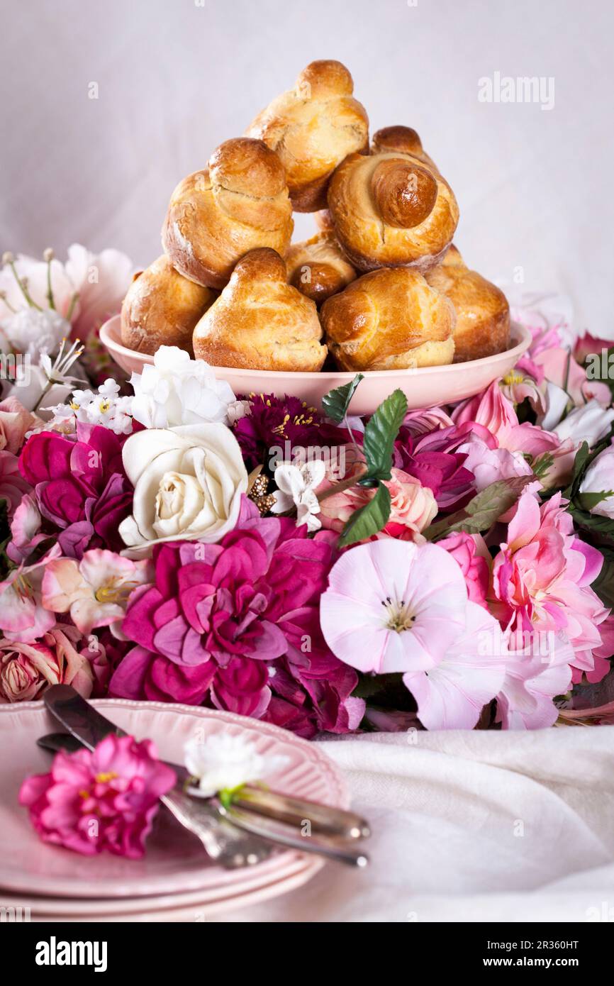 Frischer brioche Für ein Osterfrühstück Stockfoto