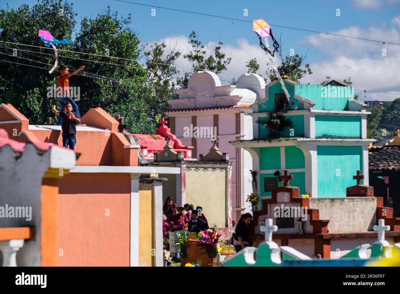 Tumbas de Colores, celebracion del Dia de Muertos en el Cementerio General, Santo Tomás Chichicastenango, República de Guatemala, América Central. Stockfoto