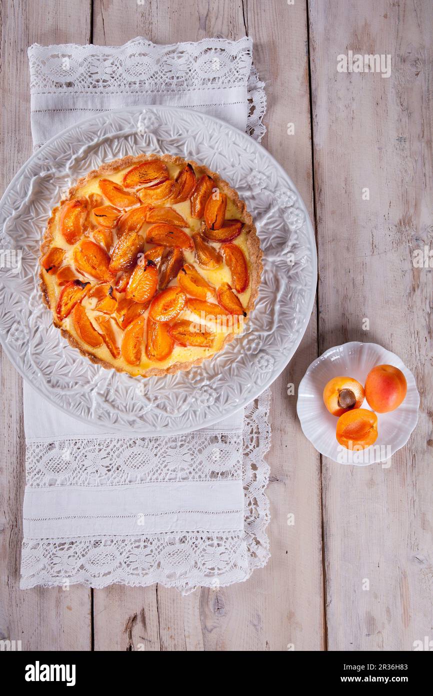 Karamellisierten Aprikose pudding tart Stockfoto