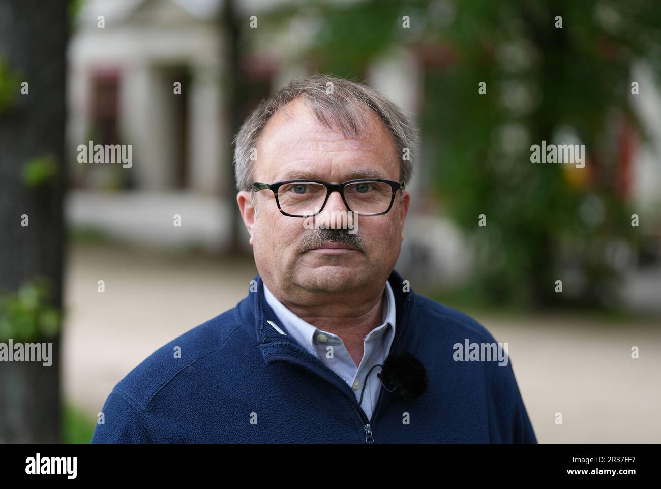 Berlin, Deutschland. 16. Mai 2023. Mario Heising, Geschäftsführer der Schade Umwelthygiene und Schädlingsbekämpfung GmbH, fotografiert auf Karl-Marx-Allee. (Zu dpa-Korr 'Always the eww feel - on the Trail of Berlin's Rats') Kredit: Soeren Stache/dpa/Alamy Live News Stockfoto