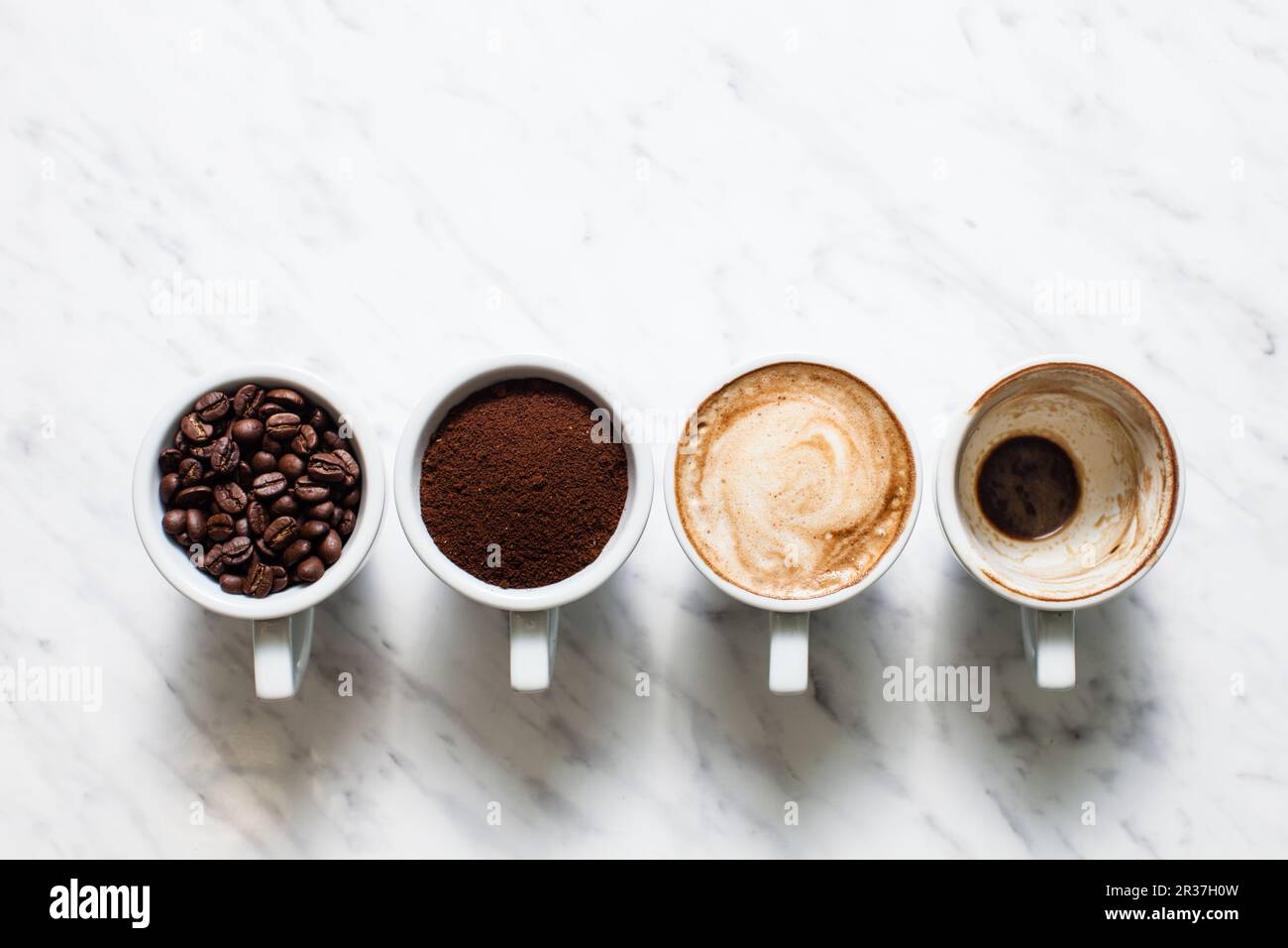 Stadien der Vorbereitung Cappuccino Stockfoto