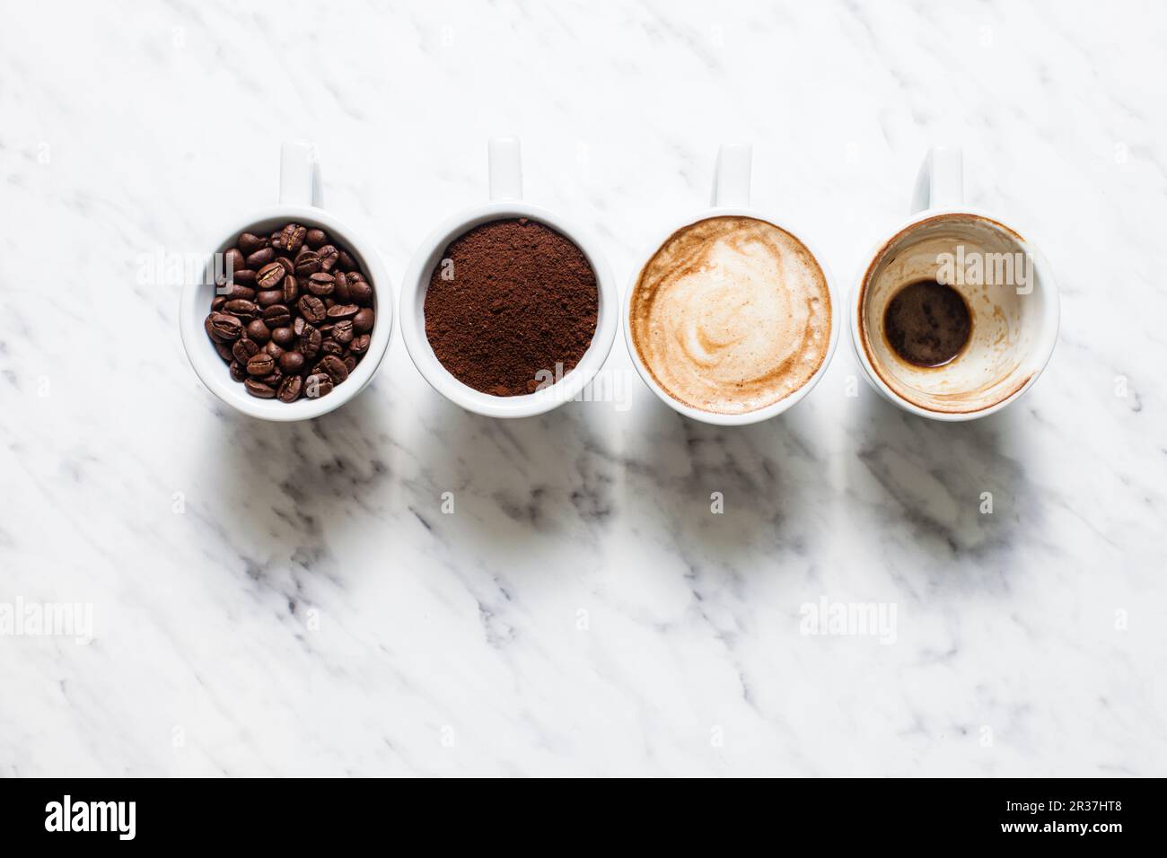 Stadien der Vorbereitung Cappuccino Stockfoto