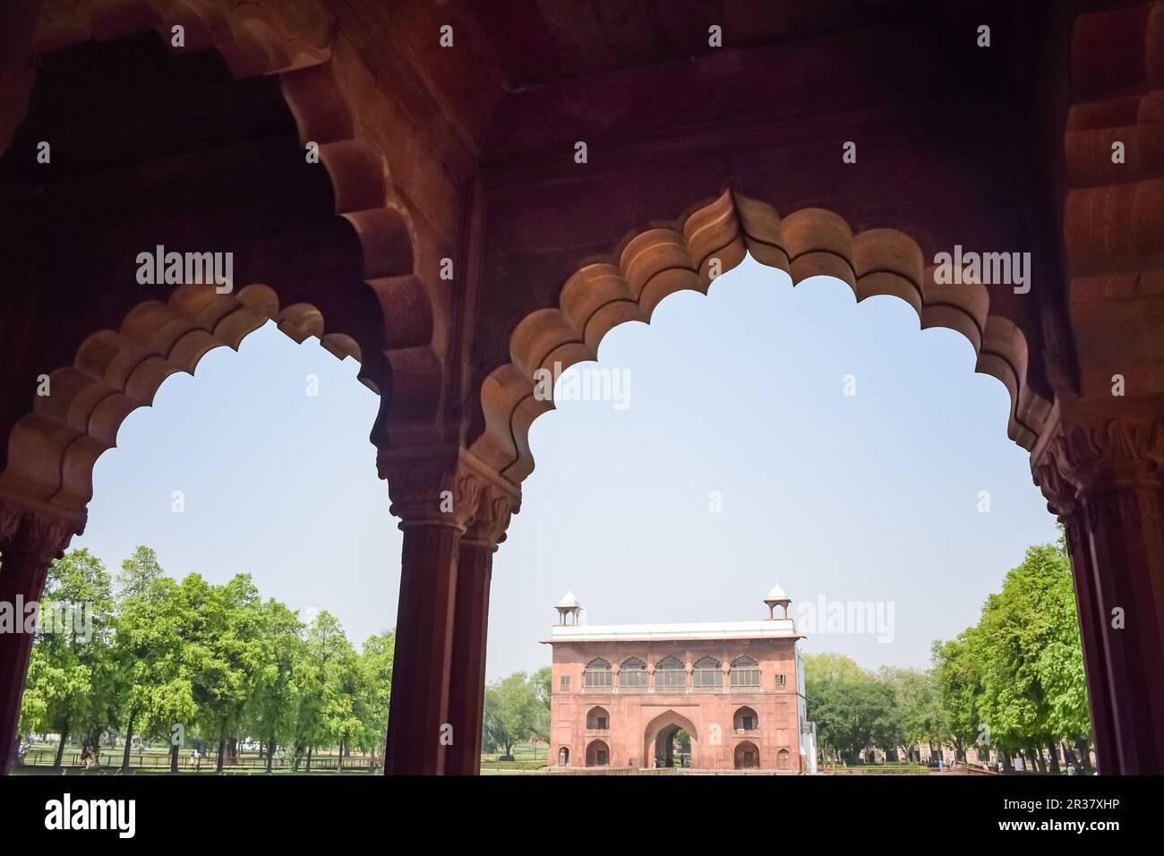 Architektonische Details von Lal Qila - Red Fort in Old Delhi, Indien, sehen Sie das Innere des Delhi Red Fort, das berühmte indische Wahrzeichen Stockfoto