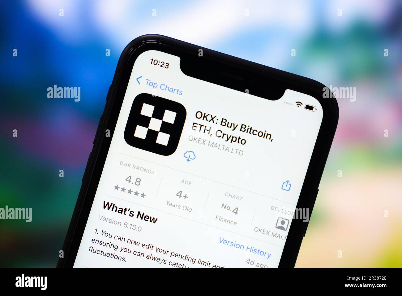 China. 22. Mai 2023. In dieser Fotoabbildung wird das OKX-App-Logo im App Store auf einem iPhone angezeigt. Kredit: SOPA Images Limited/Alamy Live News Stockfoto