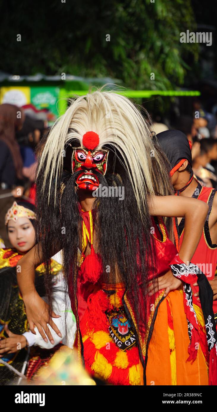 Der Bujang Ganong-Tanz stammt aus Boyolali, Zentraljava. Dieser Tanz ist Teil des Reog Ponorogo Tanzes Stockfoto