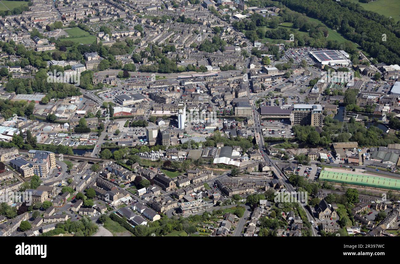 Blick aus der Vogelperspektive auf das Stadtzentrum von Brighouse (dieses blickt nach Nordosten über die Stadt) West Yorkshire Stockfoto