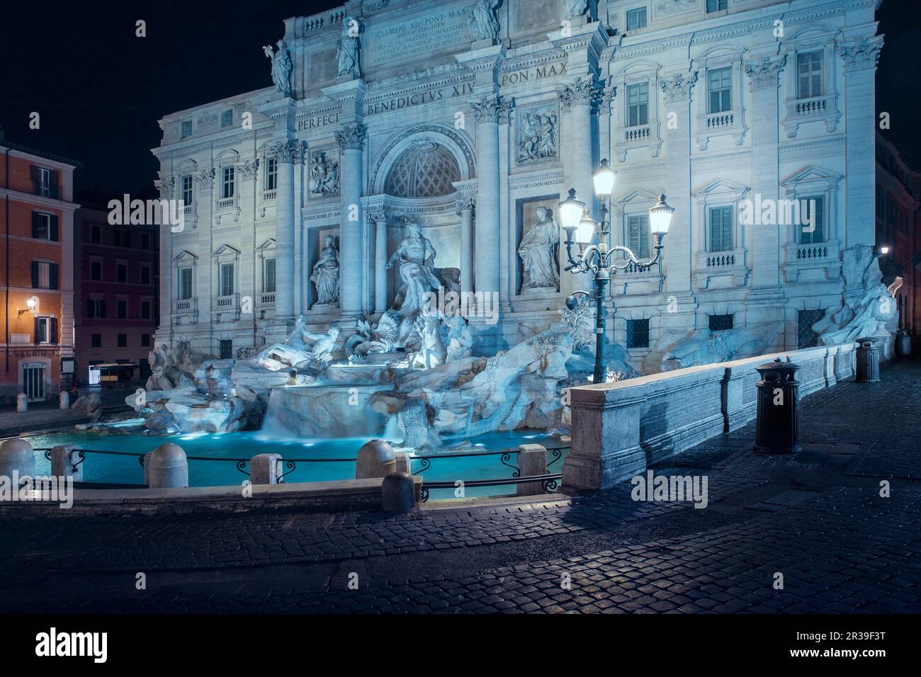 Trevi-Brunnen bei Nacht in Rom, Italien Stockfoto