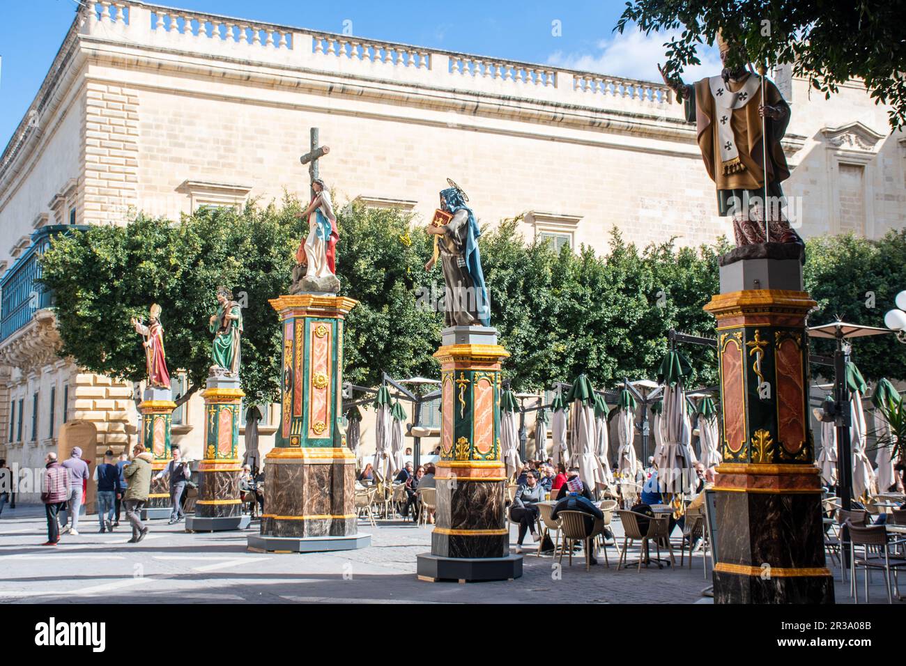Hölzerne heilige Statuen in Valletta, Teil des Fests von St. Paul's Shipwreck Stockfoto