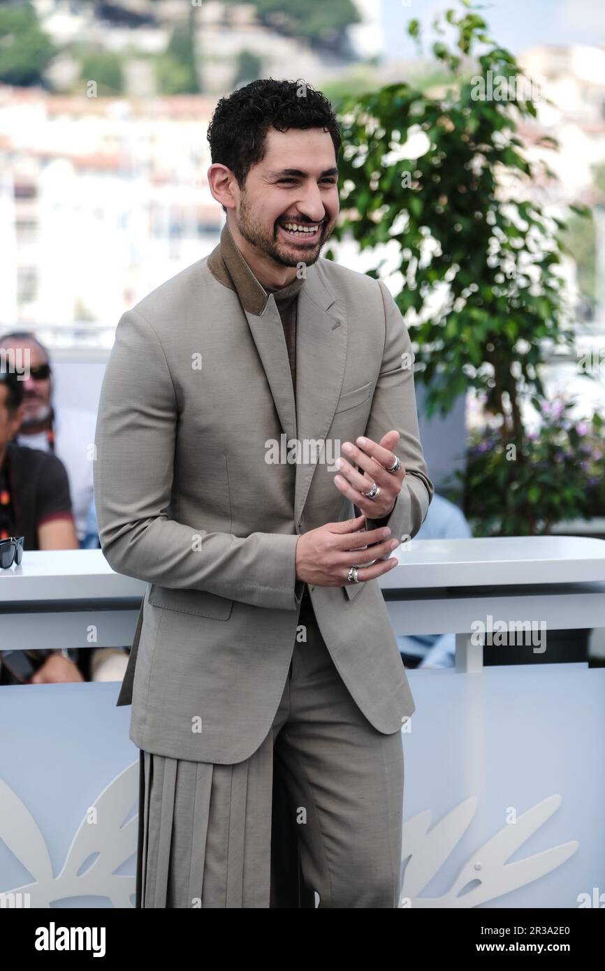 Cannes, Frankreich. 23. Mai 2023. Amir El-Masry fotografierte während des Fotogesprächs für Club Zero im Rahmen des Internationalen Filmfestivals 76. in Cannes im Palais des Festivals in Cannes, Frankreich Bild von Julie Edwards/Alamy Live News Stockfoto