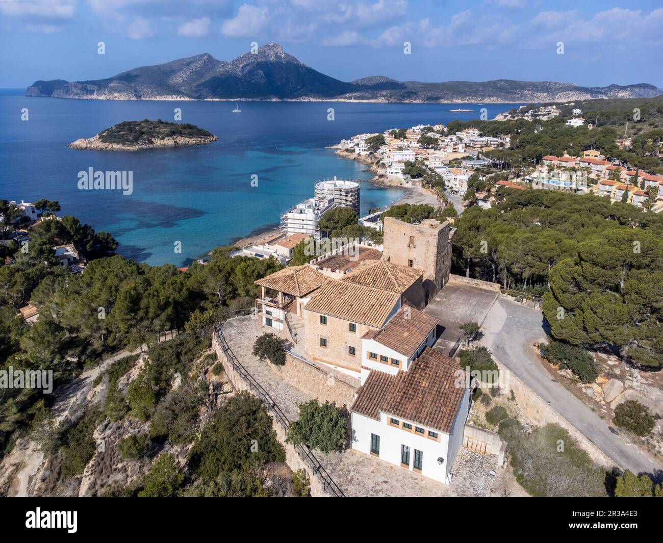 Castell de Sant Elm , Altes Krankenhaus und Verteidigungsturm aus dem 14. Jahrhundert, Sant Elm, andratx Küste, Mallorca, Balearen, Spanien. Stockfoto