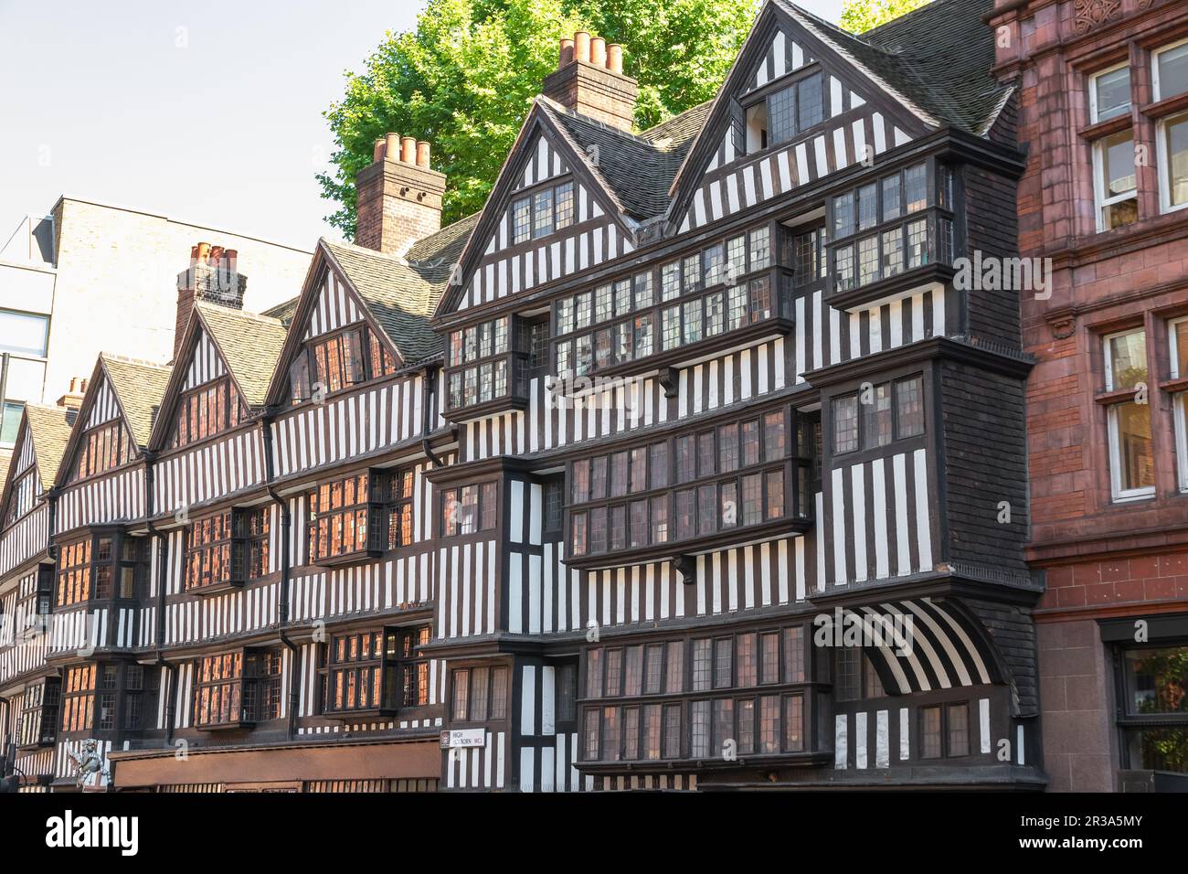 Staple Inn, ein Tudor-Gebäude, Teil des mittelalterlichen London, das den großen Brand von London überlebt hat Stockfoto